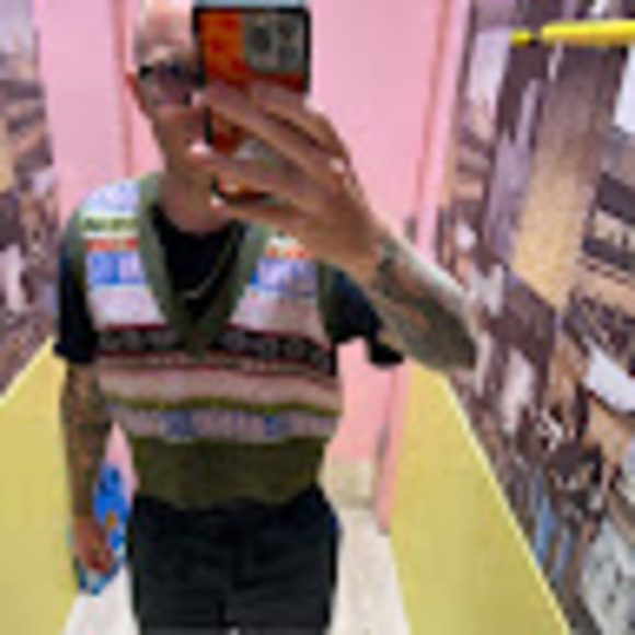 Meet your Posher, Griffin - Picture 1 of 1